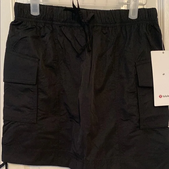 Lululemon Women’s Black Nylon Cargo Mini Skirt Size XS NWT - Picture 3 of 8